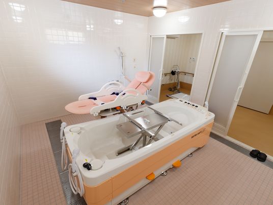 バリアフリーの浴室設備