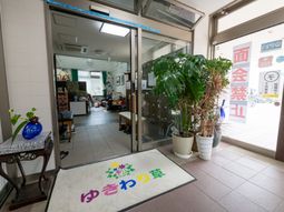 エントランスの入り口風景