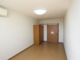 空間広々居室の様子