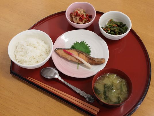 バランスの取れた和食膳