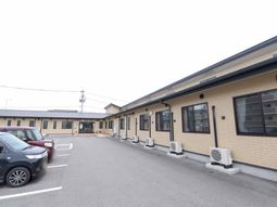 広々とした施設の外観