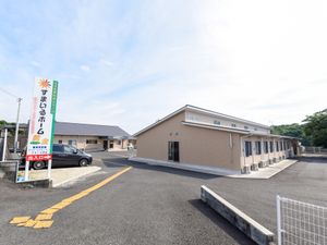 ゆったりとした新築施設外観