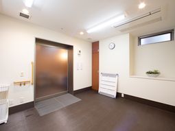 清潔なエレベーターホール