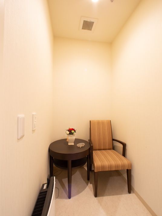 シンプルな休憩スペース