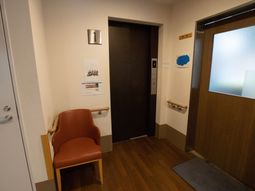 エレベーター周りの廊下