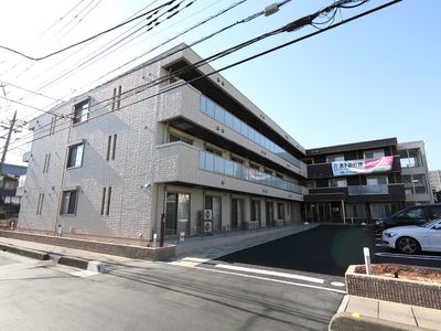 モダンな建物の外観
