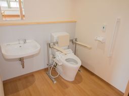 バリアフリーのトイレ設備