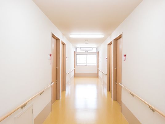 清潔な廊下の一部分