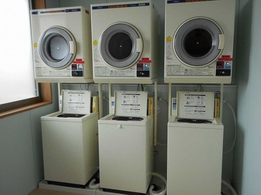 洗濯機と乾燥機の設備