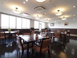 明るい食堂の様子