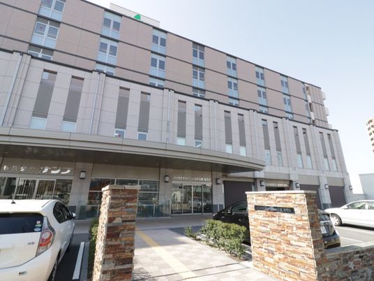 モダンな建物の外観