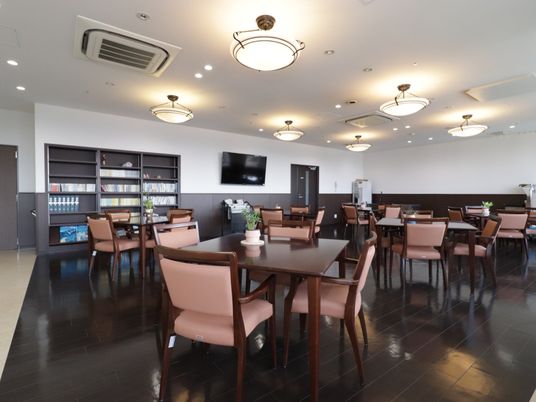 温かみのある食堂空間