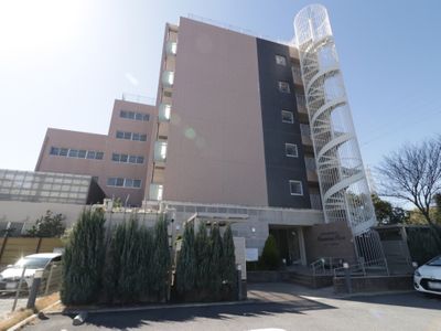 現代的な建物の外観