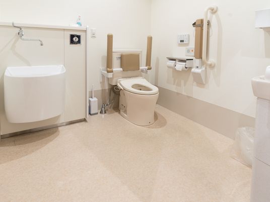 バリアフリー対応の洗面台・トイレ