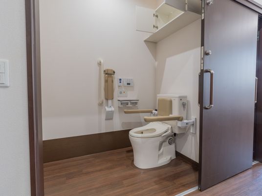 バリアフリーのトイレ設備