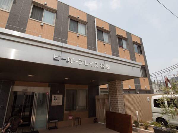 建物外観の入り口