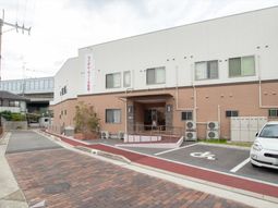 清潔感のある建物エントランス