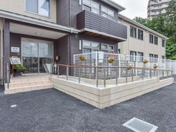 エントランスの外観