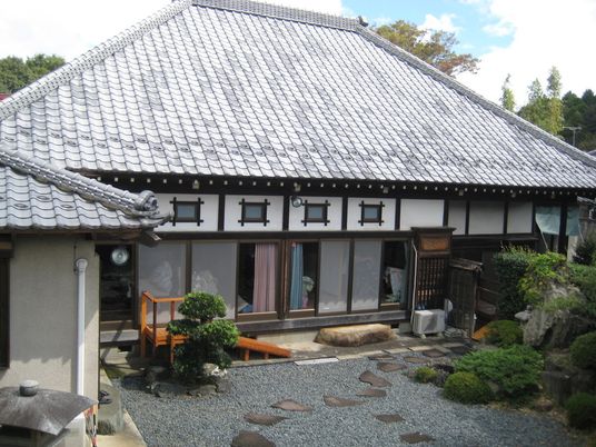 和風の建物外観