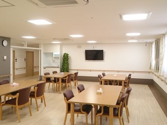  共有スペースのダイニングルーム  