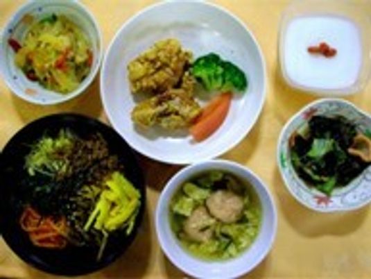  色鮮やかな手作り料理  