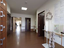 廊下の明るい風景