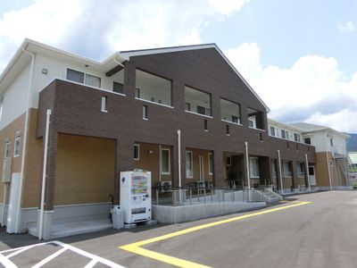  清潔感のある建物外観  