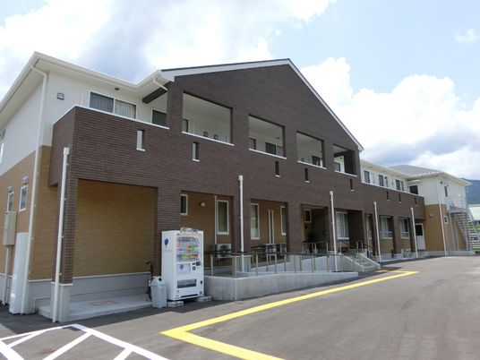  清潔感のある建物外観  