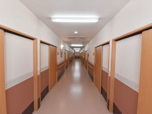 清潔感のある明るい廊下