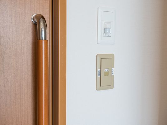 居室のドアとスイッチ