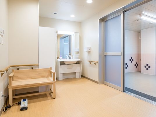 明るく清潔な居室浴室