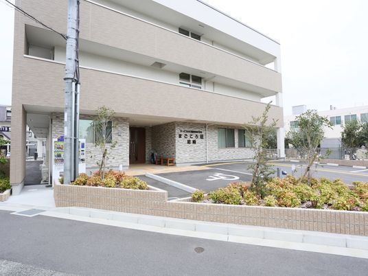 エントランスの清潔な建物