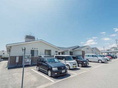 清潔感のある建物の外観