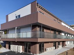 清潔感のある施設外観