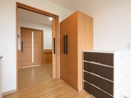 清潔感のある居室の一角