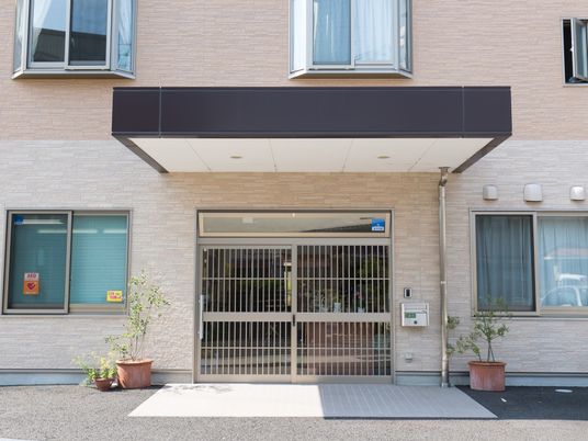 清潔感のある建物入口