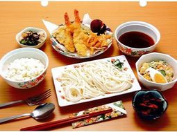 和風の食事セット