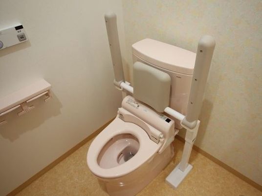 手すり付きトイレ設備