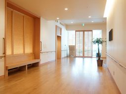 明るい廊下の様子