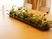 植物が飾られたテーブル