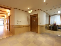 廊下とダイニング一部