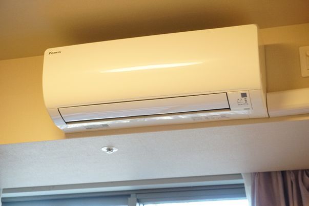 部屋のエアコン