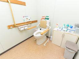 バリアフリー構造のトイレ