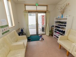 エントランスの待合スペース