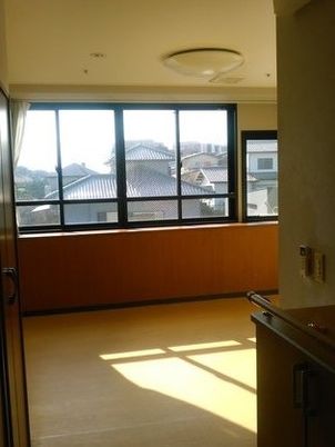 陽光溢れる居室窓