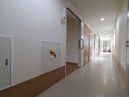 廊下のきれいな風景