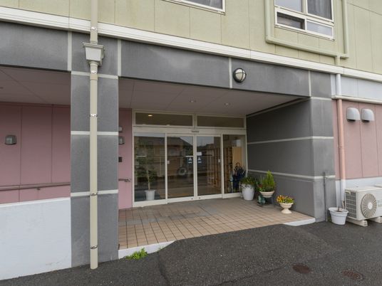 清潔感のある施設のエントランス