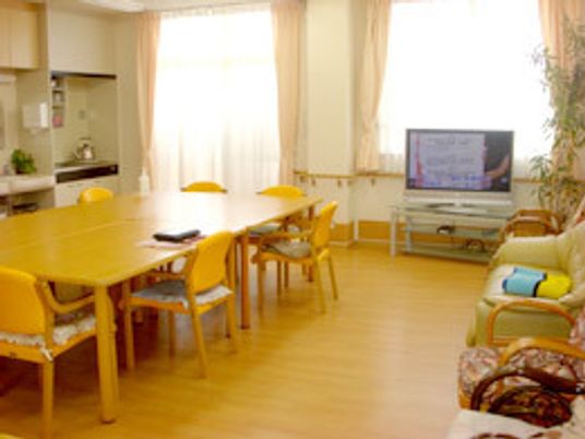 明るい共有スペースの様子