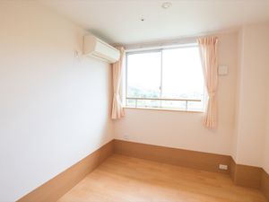 空の部屋と窓