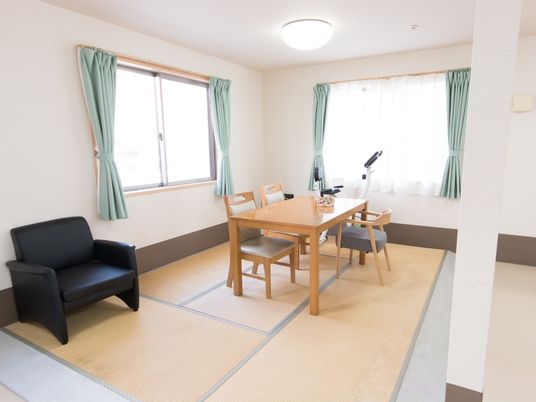 明るい和室の居室
